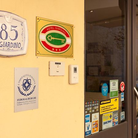 Parking Hotel Giardino Ливорно Экстерьер фото