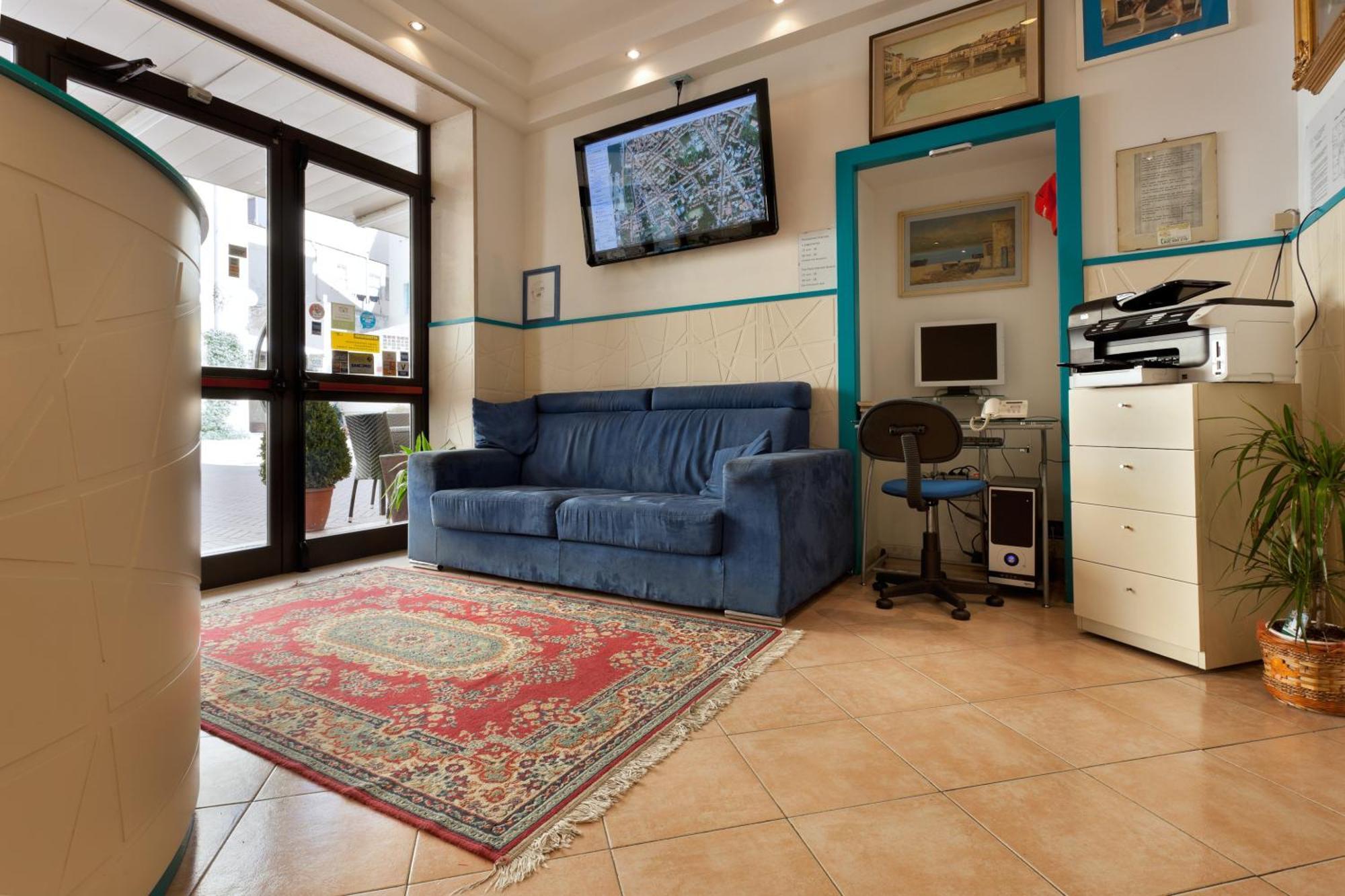 Parking Hotel Giardino Ливорно Экстерьер фото