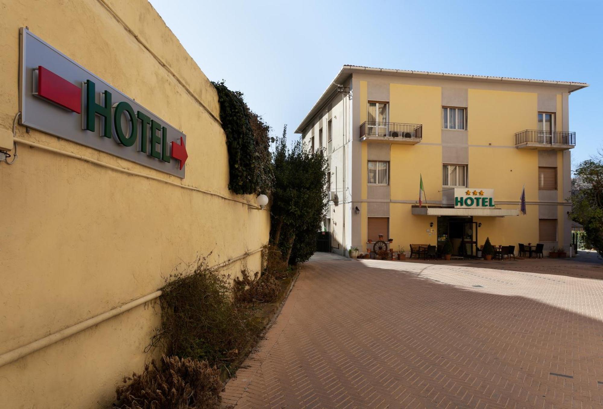 Parking Hotel Giardino Ливорно Экстерьер фото